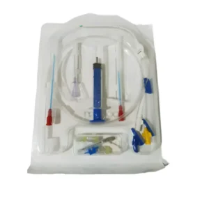 CATETER DE VIA CENTRAL TRILUMEN 4 FR X 50 MM (MEDADV)